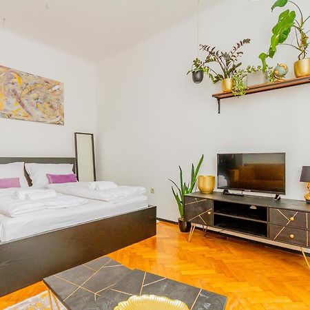 Central Studio @ Jaszai Mari Square Budapest Ngoại thất bức ảnh
