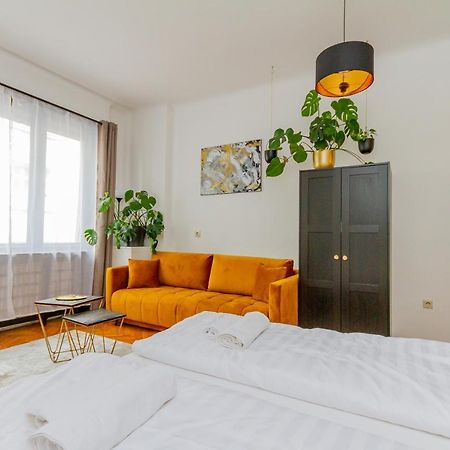 Central Studio @ Jaszai Mari Square Budapest Ngoại thất bức ảnh